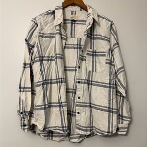 Universal Thread Women's Cream and Gray Plaid Button Down Shirt